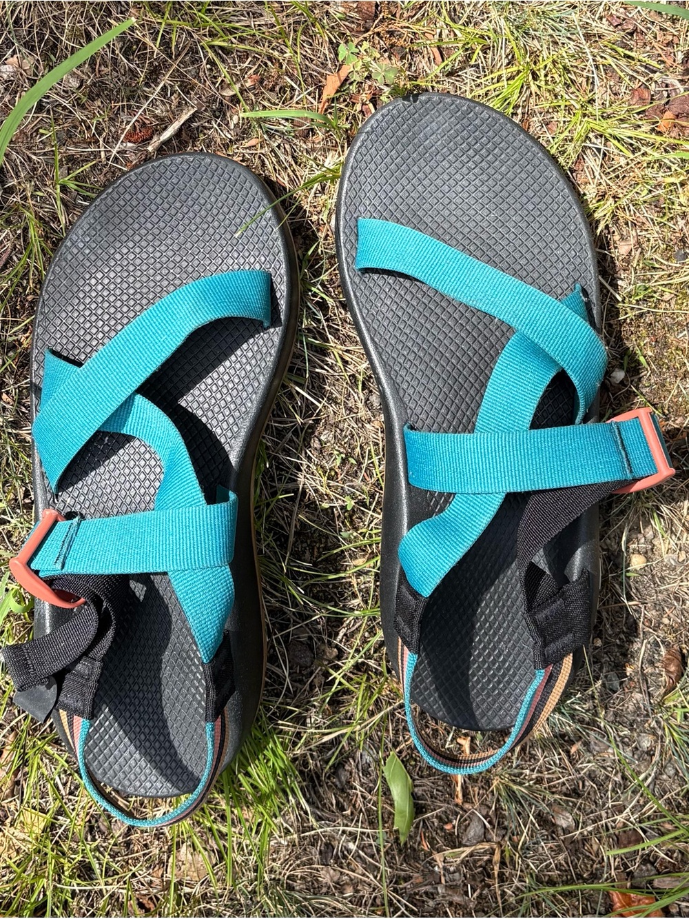 Men’s teal Chaco sandals size M10, VGUC